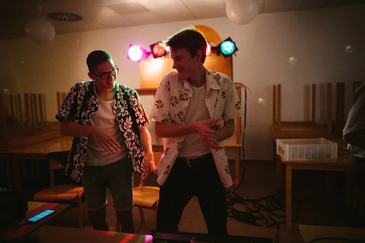 DJ